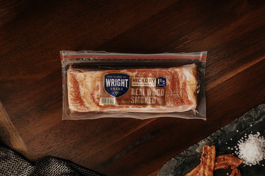 Photo bacon wrapped hot dogs