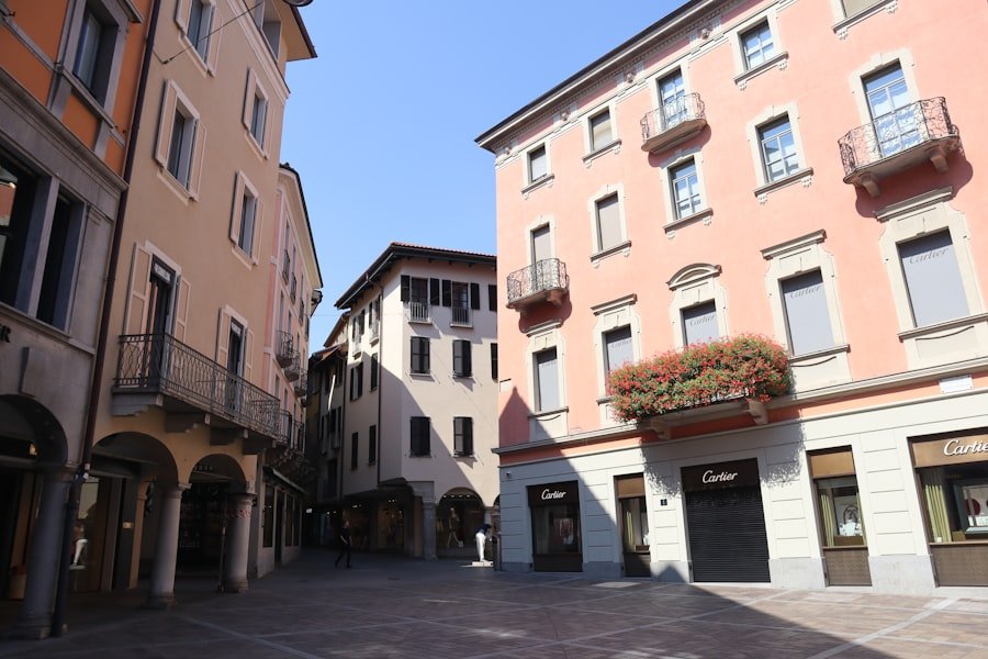 stay in Lucca near train station