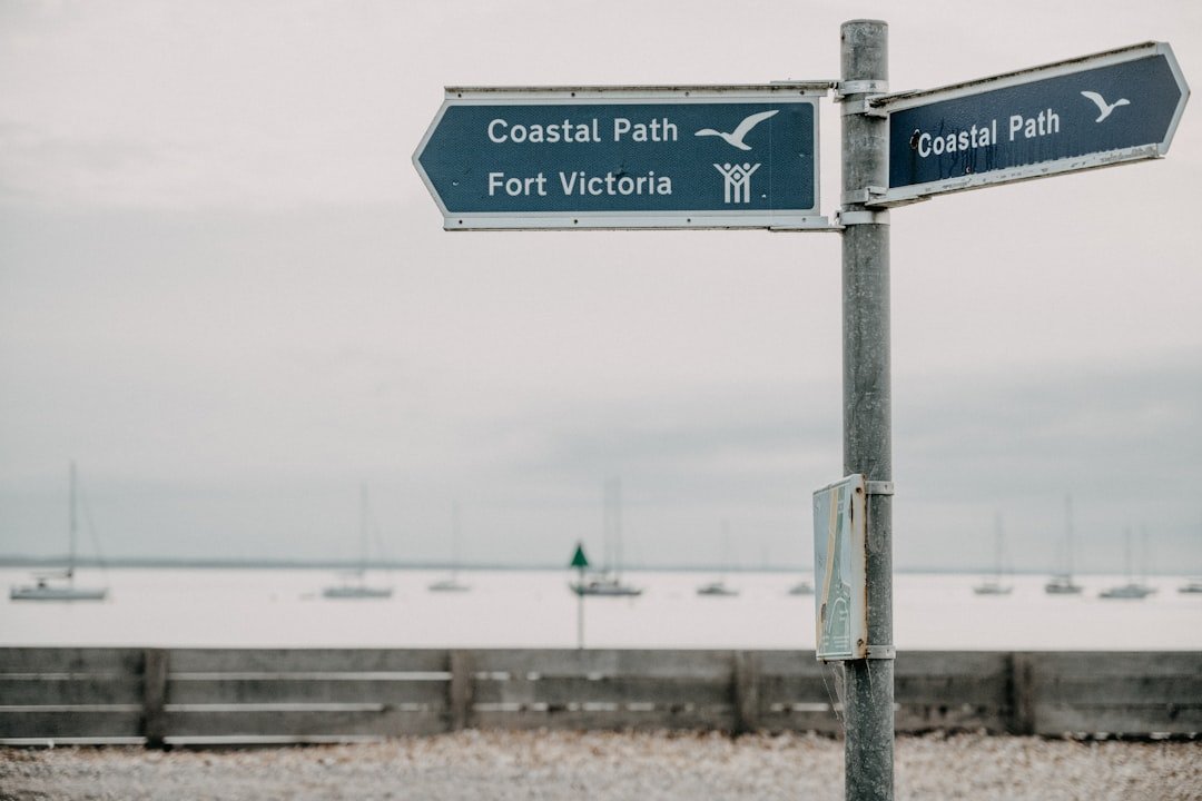 Photo Oyster Card vs Contactless