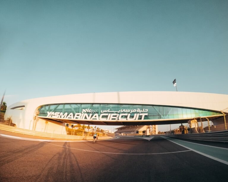 Photo Oval Stadium Tour