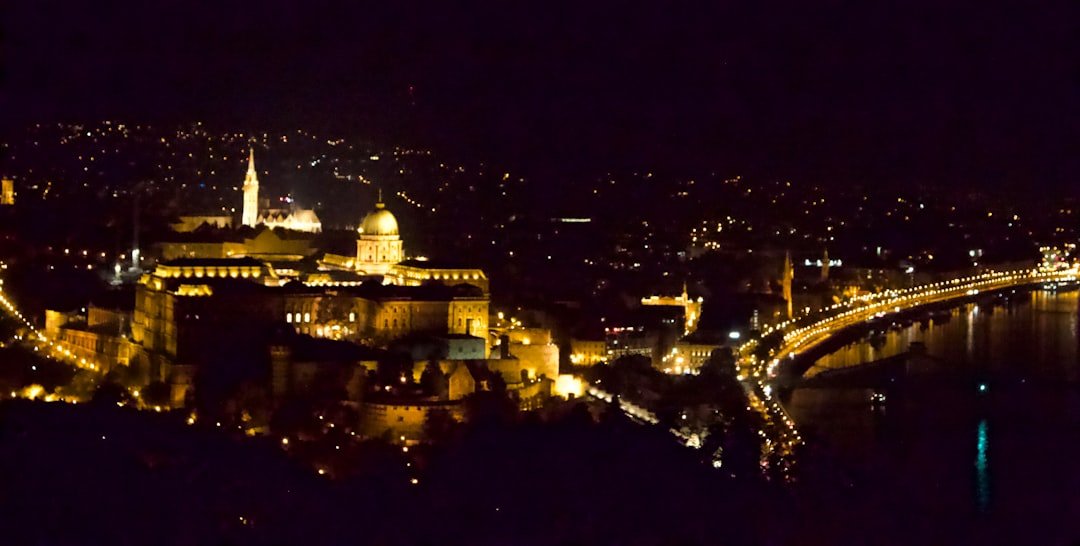 Photo taormina safe at night