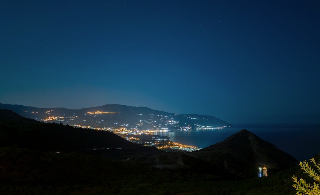 Photo cinque terre safe at night