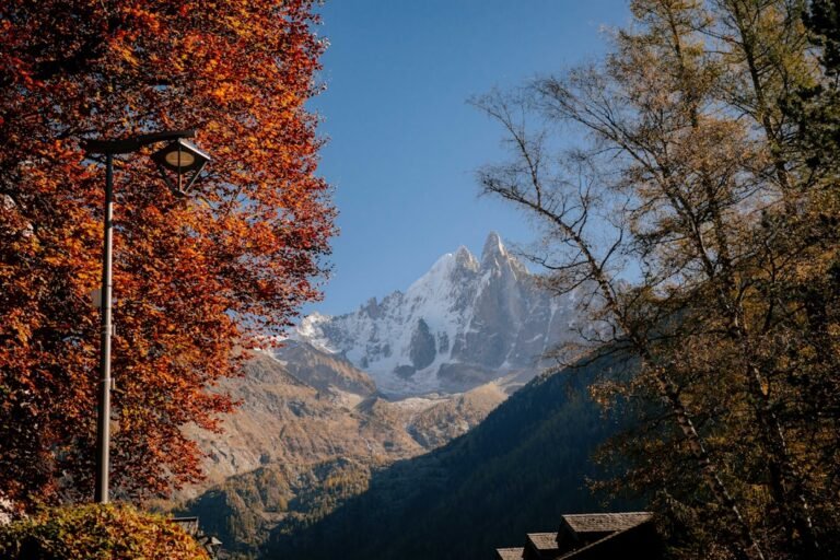Photo Switzerland in autumn travel guide