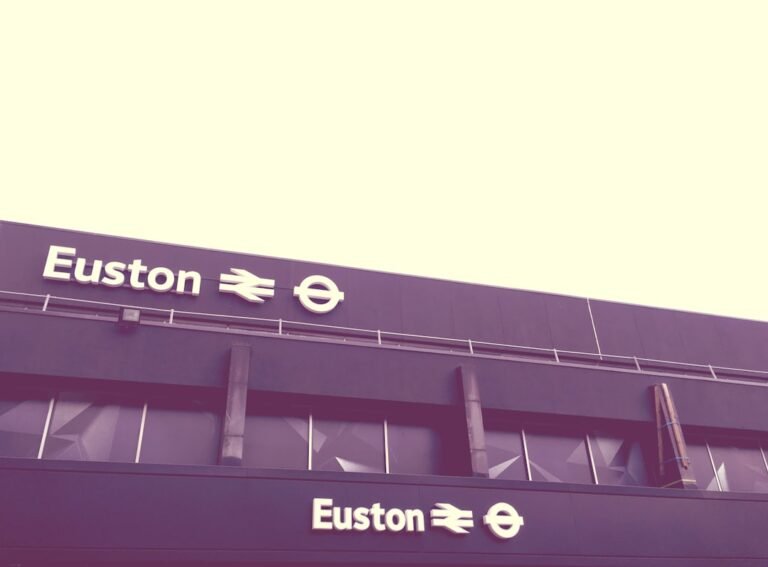 Photo Luton to London