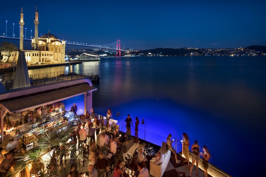 Photo Istanbul Nightlife for Couples