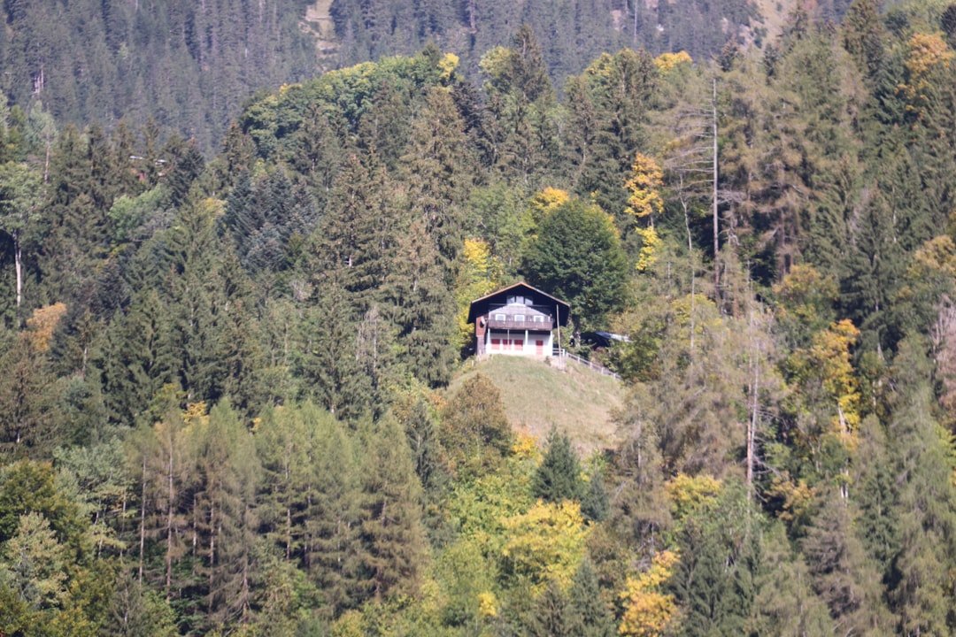 Photo Swiss mountain hut