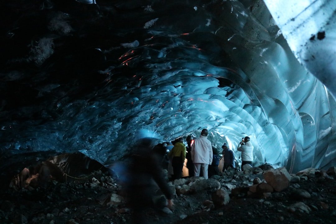 Photo Titlis glacier cave visit trail guide