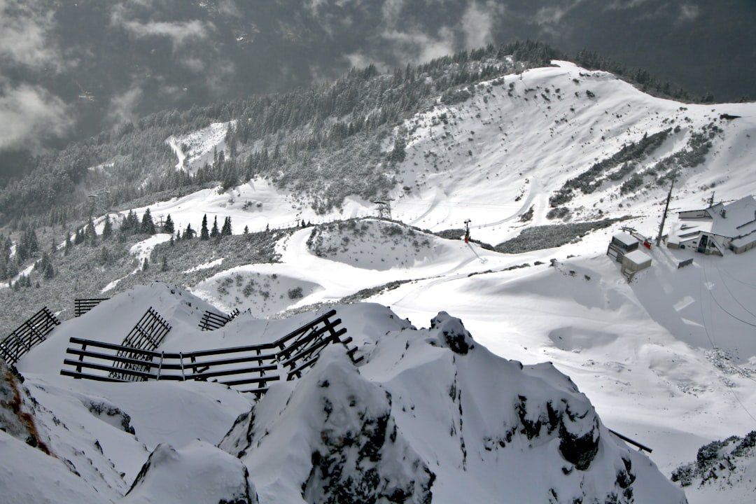 Photo snowshoeing Switzerland beginners