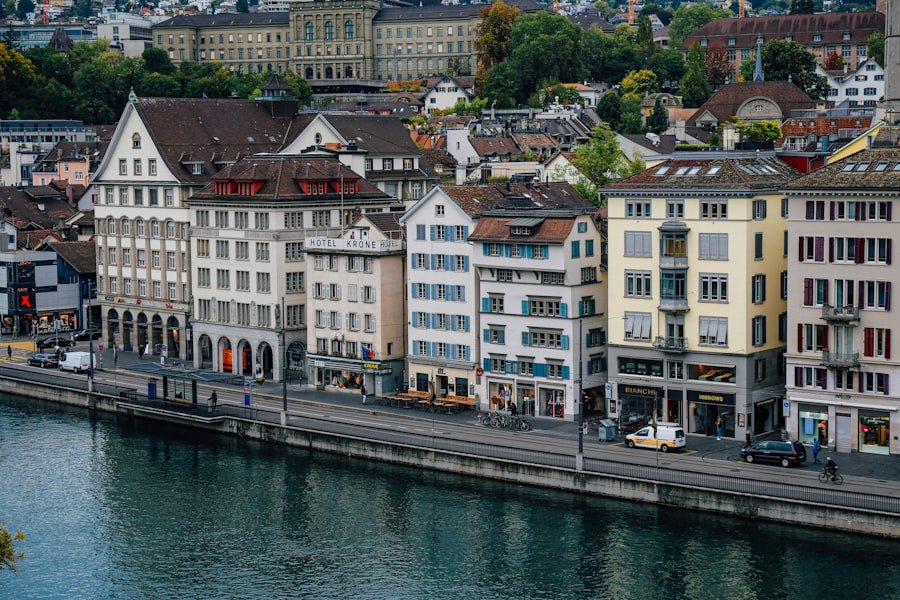 Photo store luggage Zurich HB
