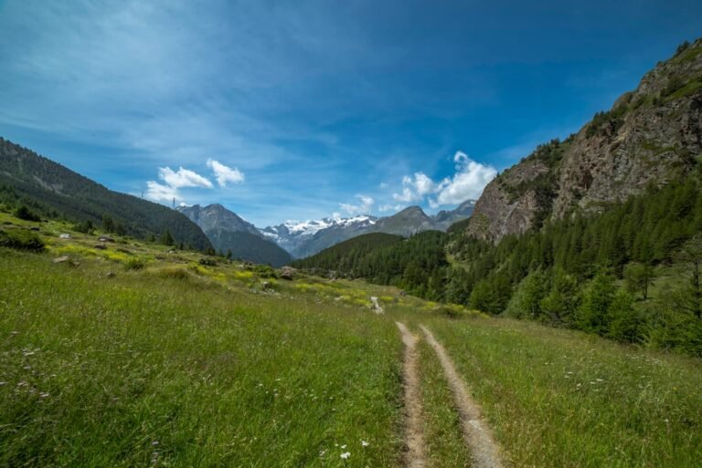 Photo Lauterbrunnen valley walk trail guide