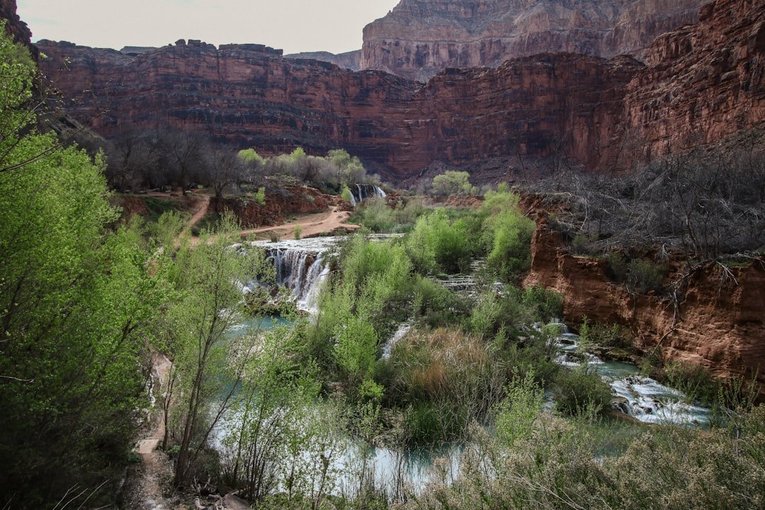 Photo River Canyon hikes